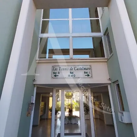 La Au Bout De La Rue דירה